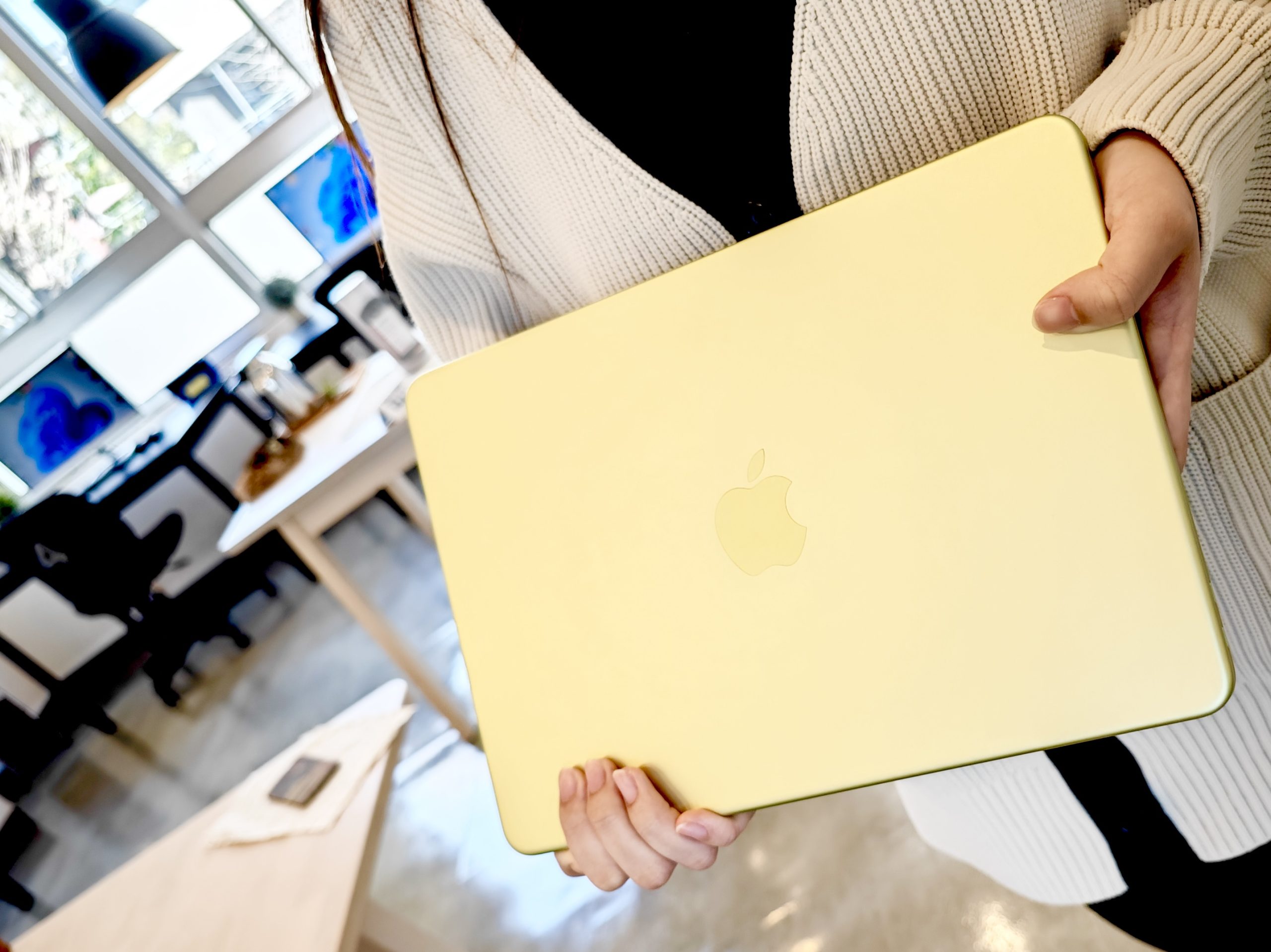 生徒さんに人気シトラス色MacBookNeo鹿児島市パソコン教室コンぐら